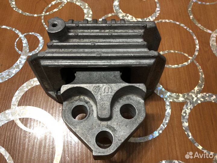 Jeep Compass II левая подушка двигателя