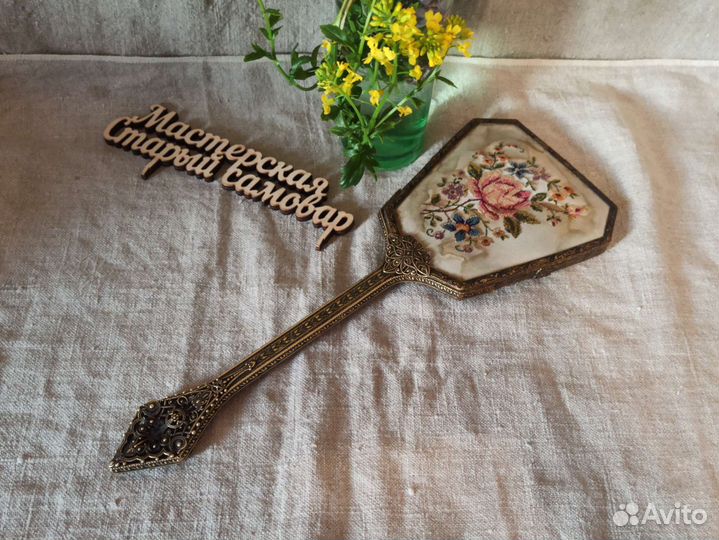Старинное ручное зеркало