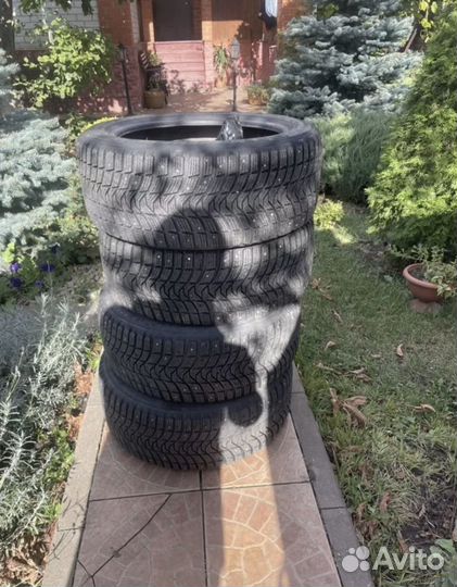 Michelin Alpin A5 245/45 R18