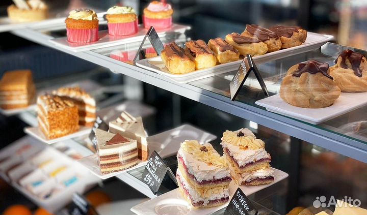 Кофейня-кондитерская в ТЦ
