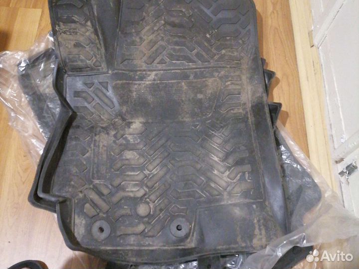 Резиновые коврики кио рио 17года