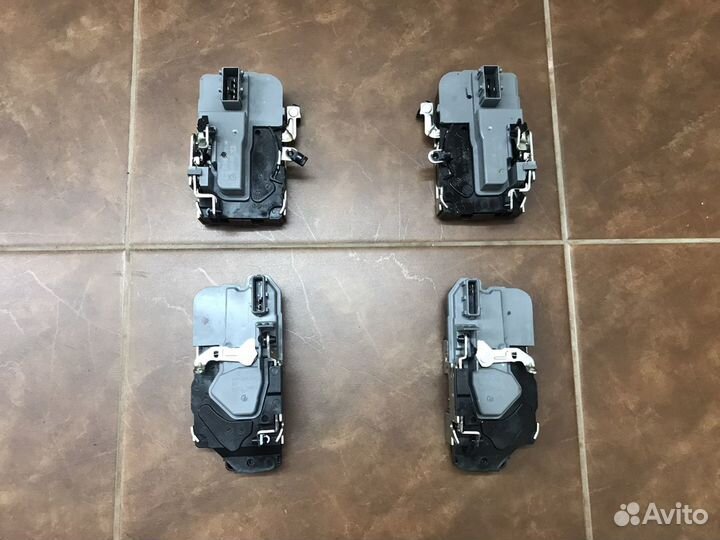 Замок двери Лада Гранта