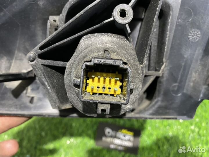 Зеркало заднего вида правое Renault Megane 2