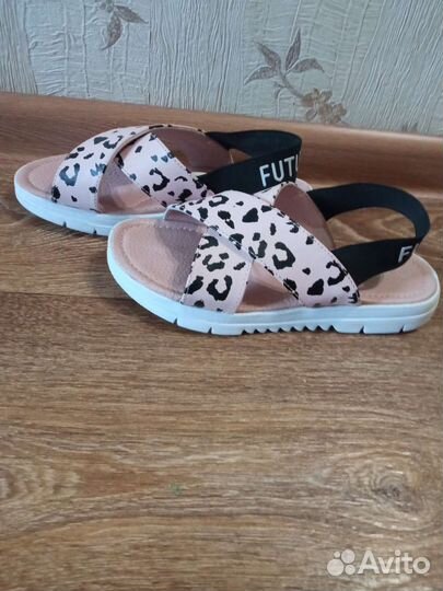 Босоножки для девочки