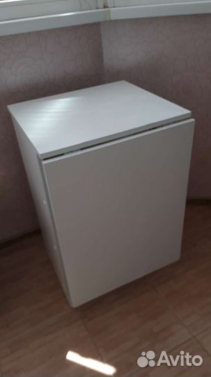 Маникюрный стол складной