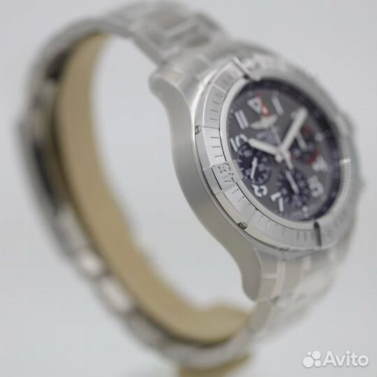 Часы Breitling Avenger B01 Chronograph