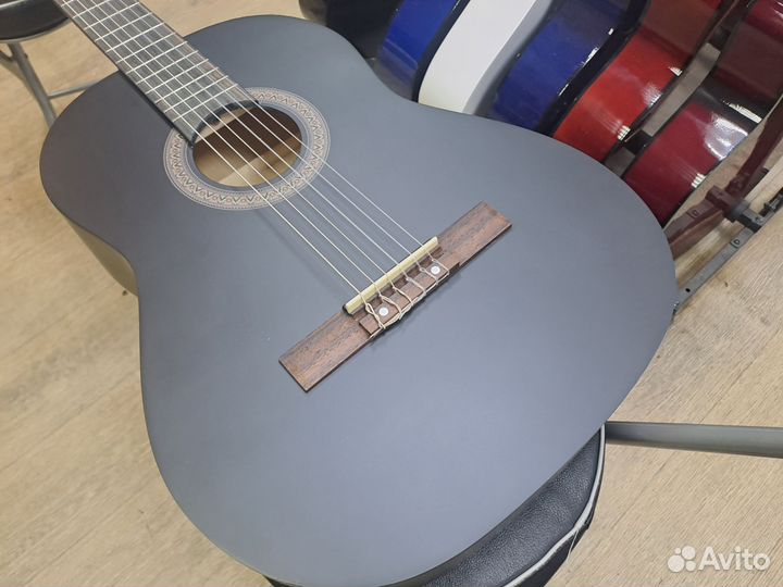 Гитара классическая чёрная матовая