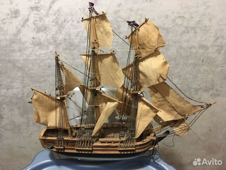 Модель корабля