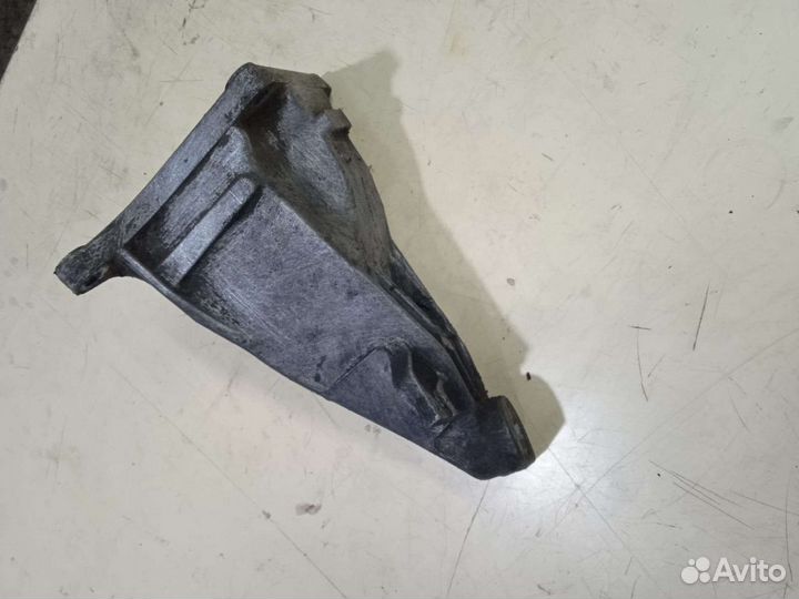 Кронштейн двигателя BMW 5 E39 m47 бмв 5 е39