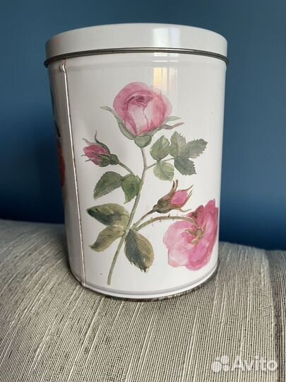 Жестяная банка IKEA с розами