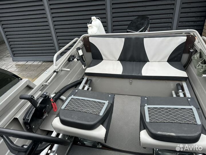 Лодка Wyatboat 390