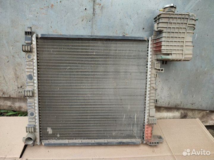 Радиатор двс Mercedes-Benz Vito W638