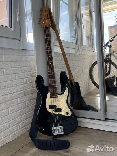 Бас гитара ibanez TB200