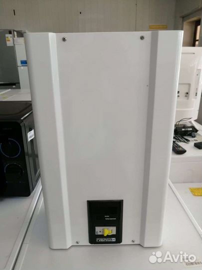 Стабилизатор напряжения