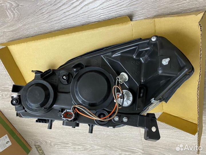 Фара Nissan Primera P12 Ниссан Примера П12 Р12 пер