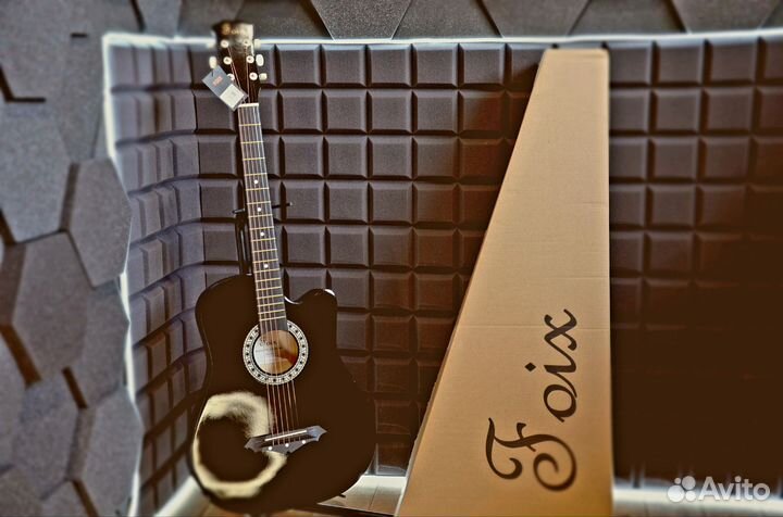 Акустическая гитара