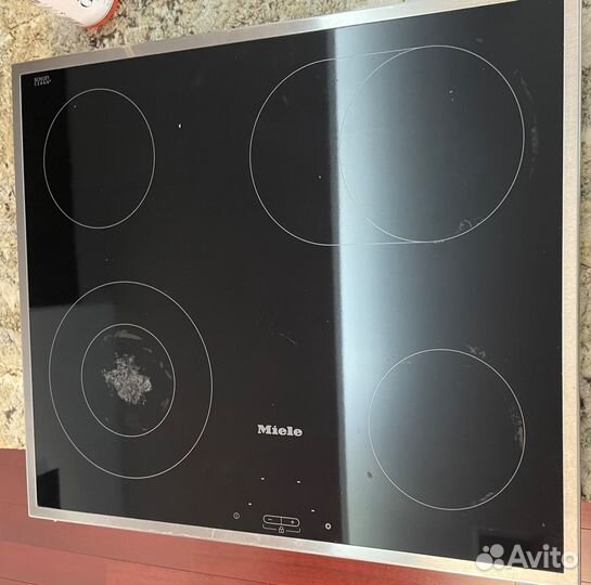 Cтеклокерамическая варочная панель miele km5603