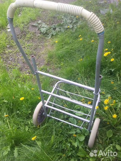 Ручная или садовая тележка