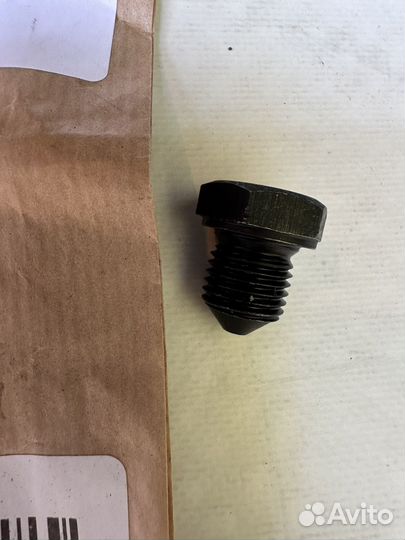 Сливная пробка (болт) масляного поддона двигателя