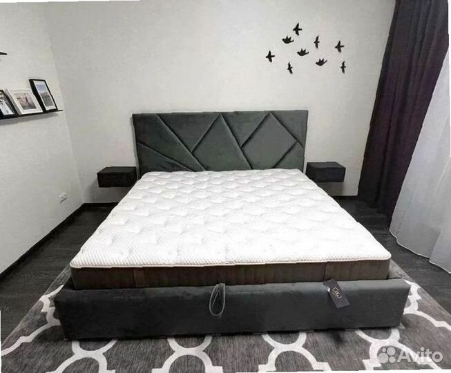 Кровать с мягким изголовьем