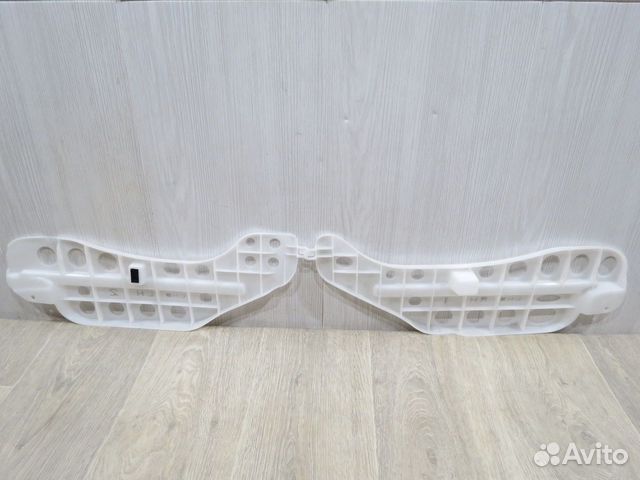 Кронштейн ковролина Toyota Camry 70