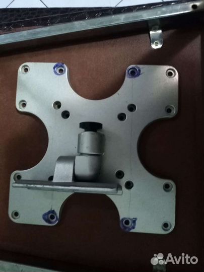 Крепление для телевизора на стену