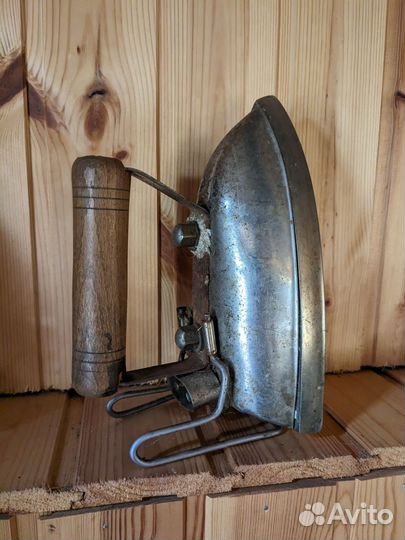 Утюг 1947 года