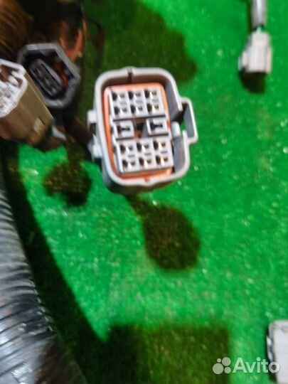 Фишки (разъемы) электропроводки двигателя Mazda