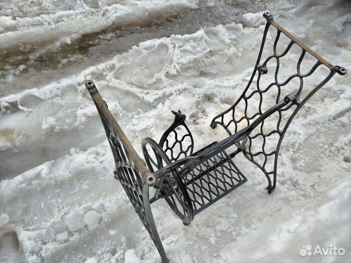 Станина от швейной машинки