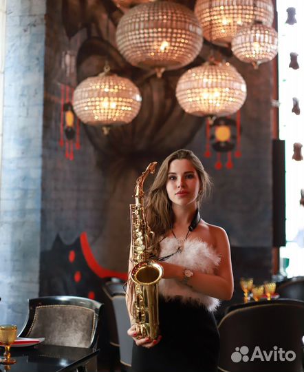 Педагог музыки, саксофона, блок-флейты, фортепиано