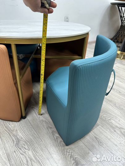 Стол со стульчиками