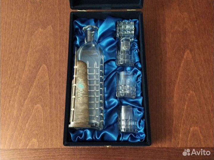 Подарочный набор штоф и три стопки Башня Федерация