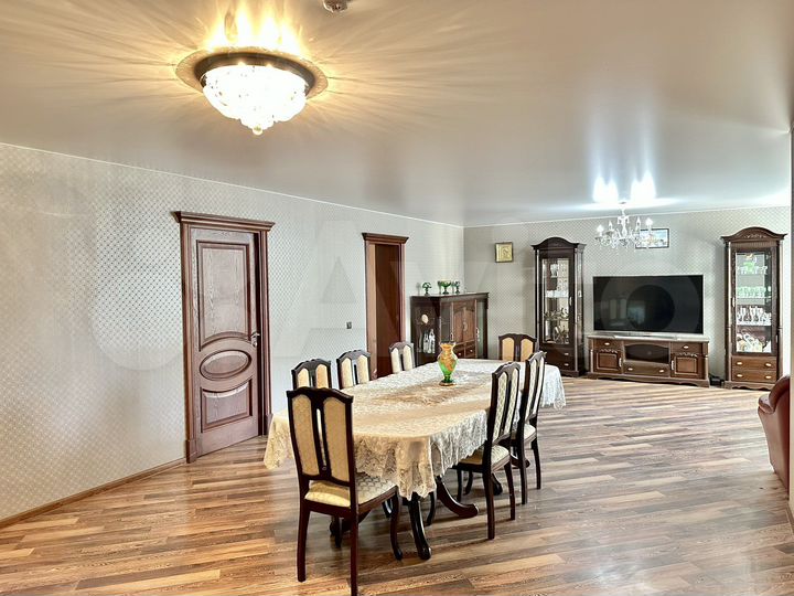 3-к. квартира, 111,8 м², 5/12 эт.