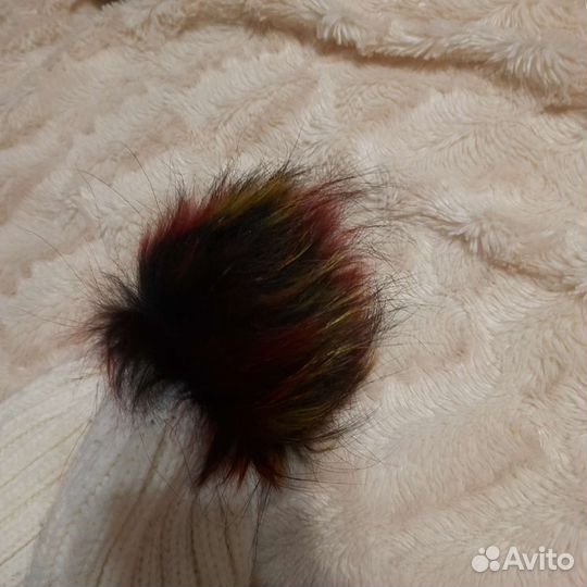 Шапка с меховым помпоном
