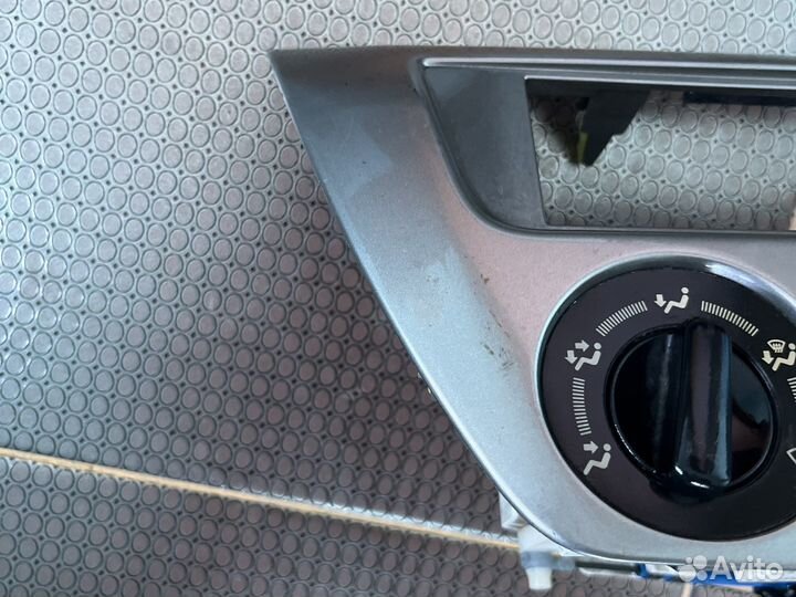 Блок управление отопителем/кондиционер Lancer 9