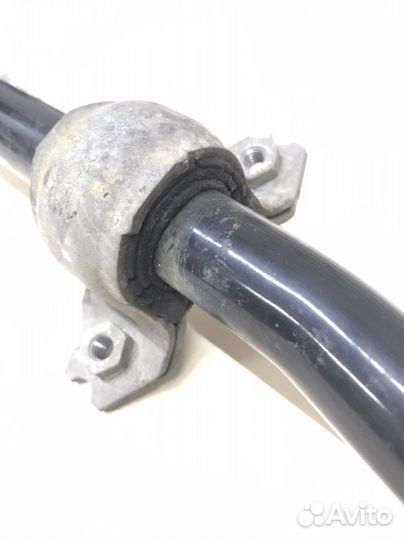 Передний стабилизатор Passat B8