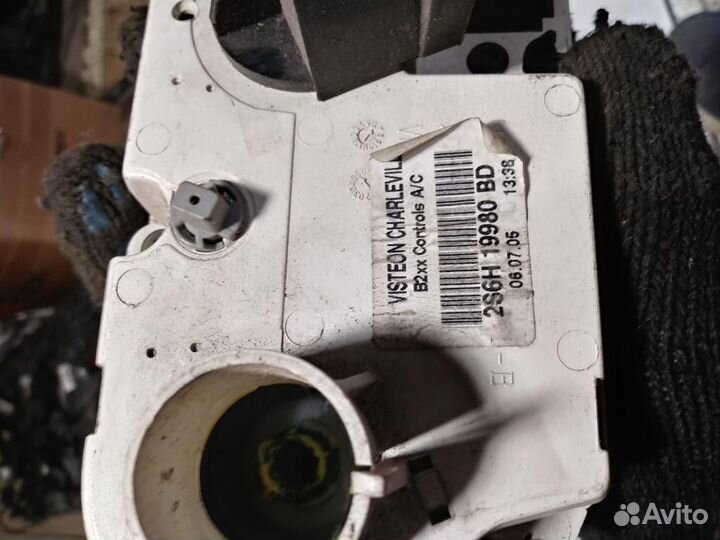 Блок управления печкой ford fiesta 2001-2008