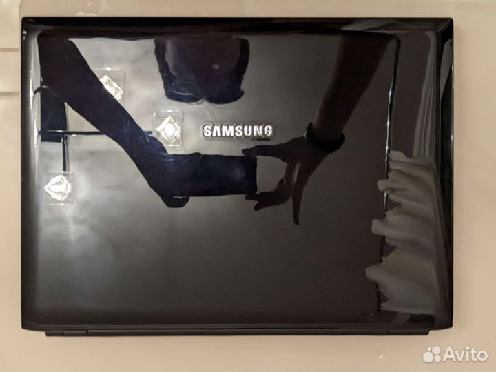 Samsung r560