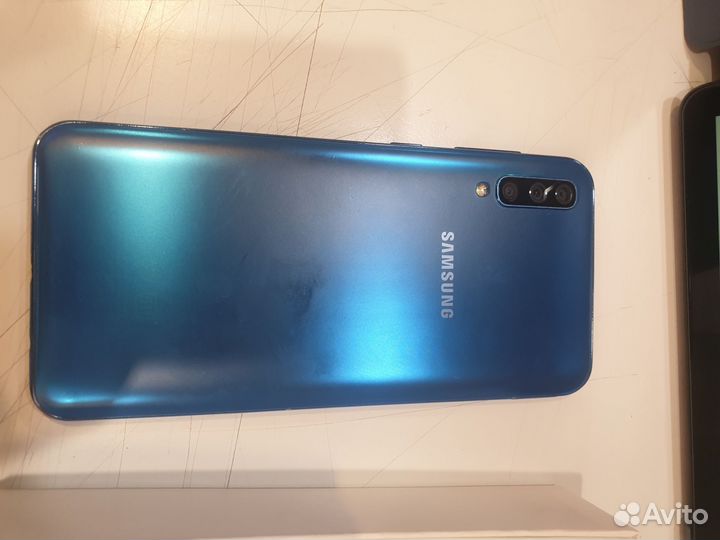 Samsung Galaxy A50, 4/64 ГБ