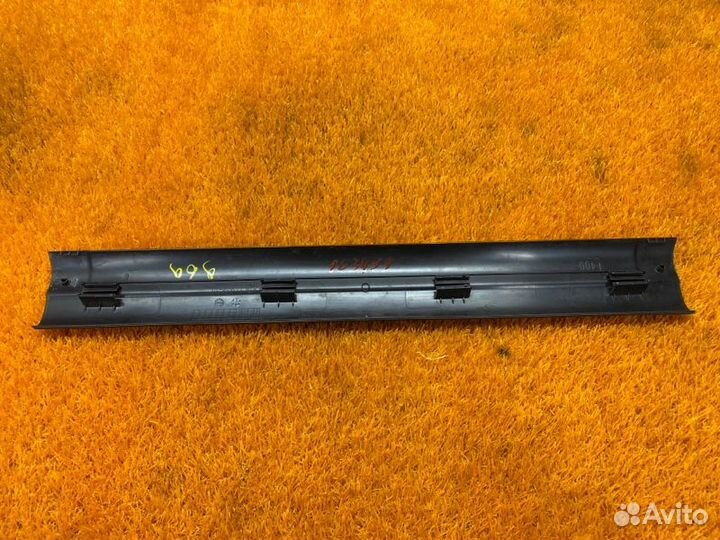 Накладка на порог салона передняя левая Bmw