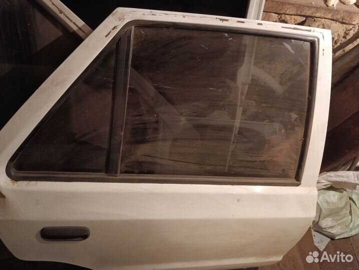 Двери на Шкоду Фелицию хетчбэк 1998 г.в