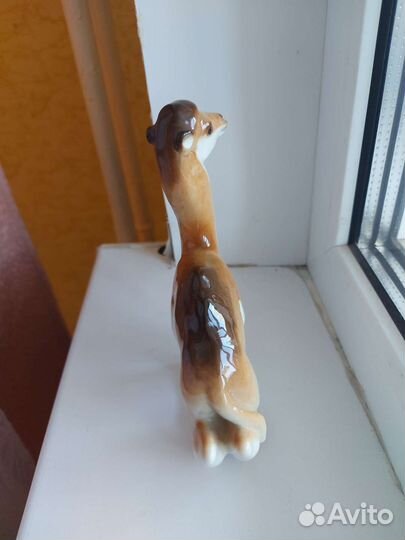 Фарфоровые статуэтки верблюд лфз