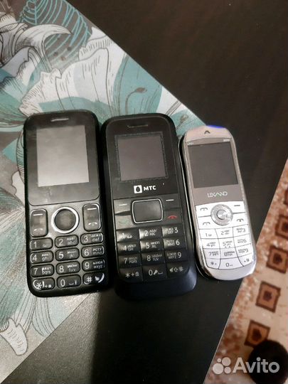 Продам 3 телефона