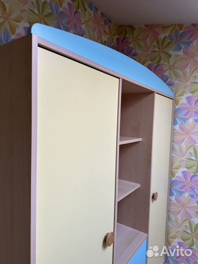 Шкаф детский для одежды (б/у)