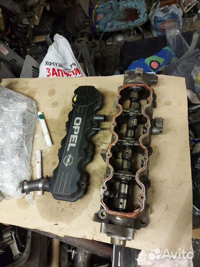 Распредвал с корпусом для Opel Omega B 20SE