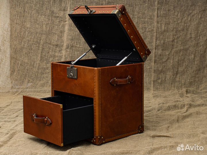 Сундук Hidalgo Decor Leather and Brass