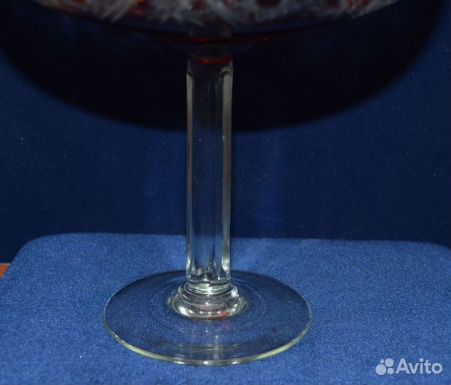 Стеклянная ваза- фруктовница (рубиновое стекло )