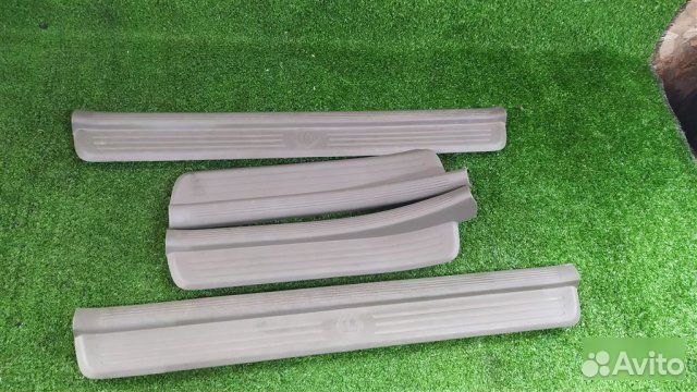 Накладки порогов Nissan Laurel HC35-104976 RB20DE