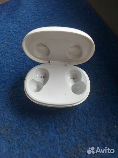 Кейс Беспроводные наушники JBL Free II, белый