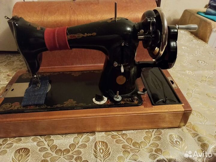 Швейная машина Подольск ручная